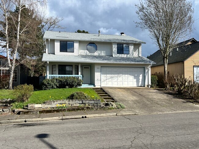 Building Photo - 7050 SW 174th Ave