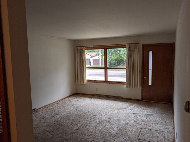 Foto del edificio - 850/852 Truax Boulevard