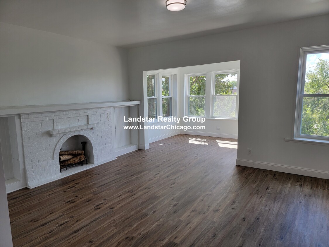 Foto principal - 3948 W Congress Pkwy