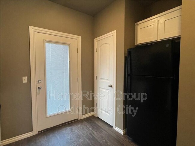 Building Photo - 921 SW 91st St