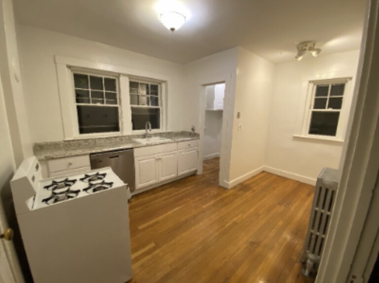 Primary Photo - 168 Norfolk St