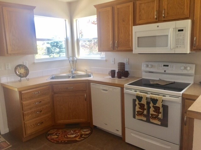 Foto del edificio - Home Sweet Home in Gateway Lakes
