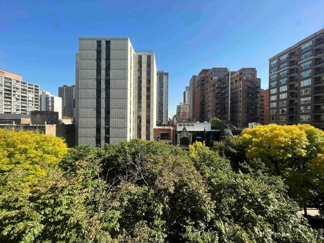 Foto del edificio - 1340 N Dearborn St