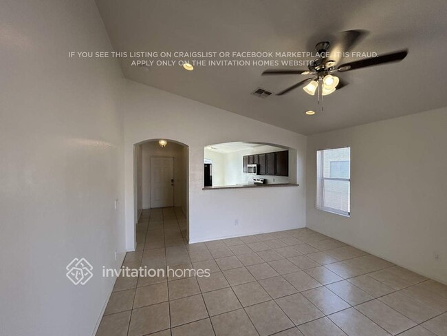 Building Photo - 5903 S 32nd Ln