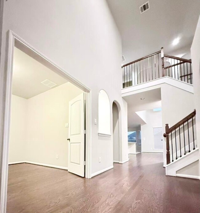 Building Photo - 24323 Marcello Lakes Dr