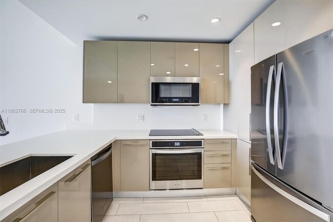 Building Photo - 2000 Metropica Wy