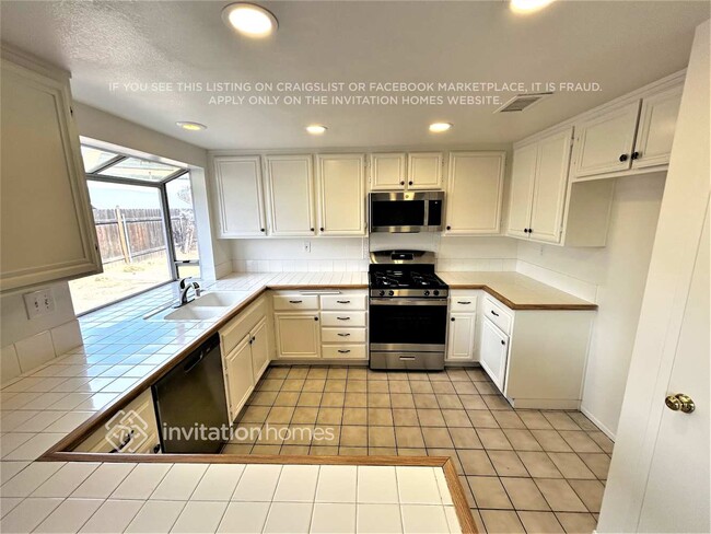 Building Photo - 12388 Via De Palmas Dr