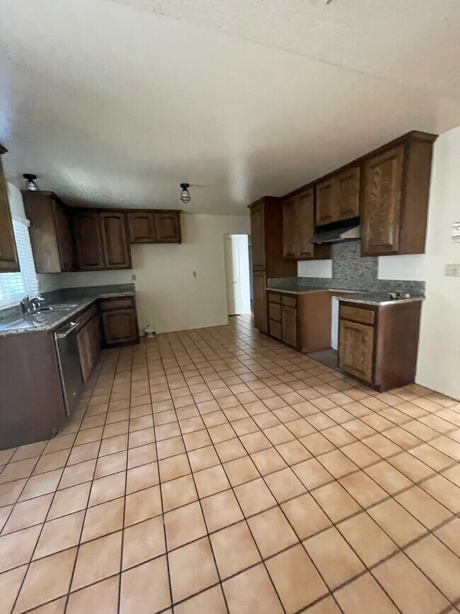 Building Photo - 1209 Lerma Rd