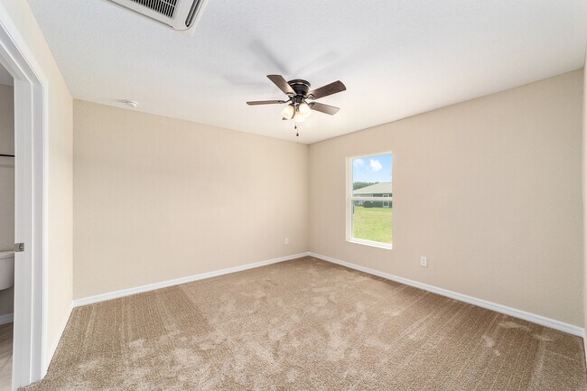 Foto del edificio - 194 Willow Rd