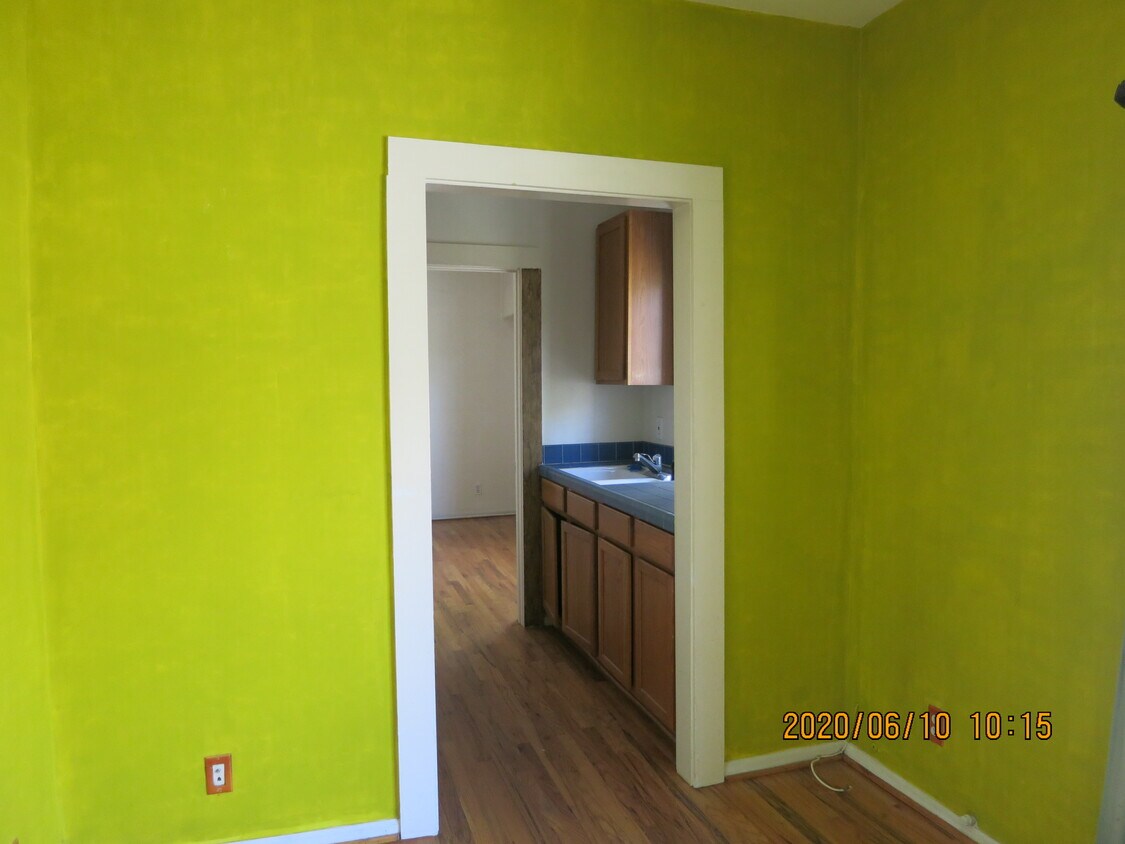 Primary Photo - 20 Rose Ave