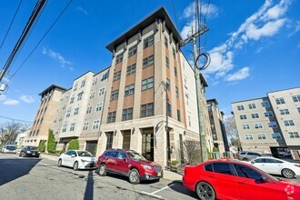 Building Photo - 5808 Washington St