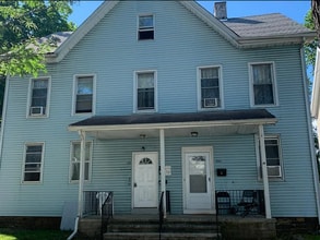 Building Photo - 145 Downs St