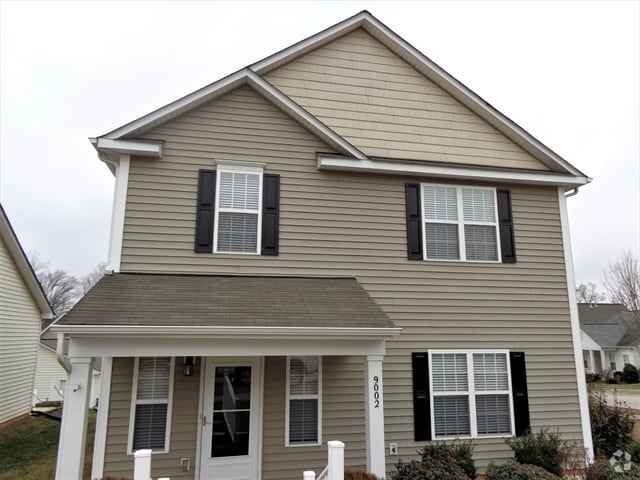 Building Photo - 9002 Glenashley Dr