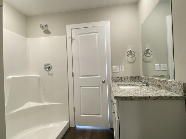 Building Photo - 592 E Martens Ct.