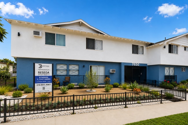 Foto del edificio - Reseda Apartments | 7650 Reseda Blvd