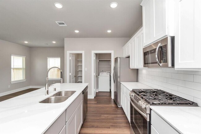Building Photo - 10607 Cascade Crk Dr