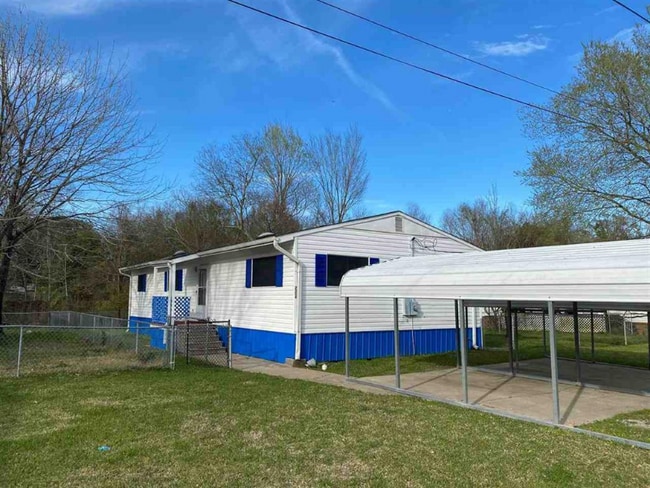 Building Photo - 2304 Broussard St