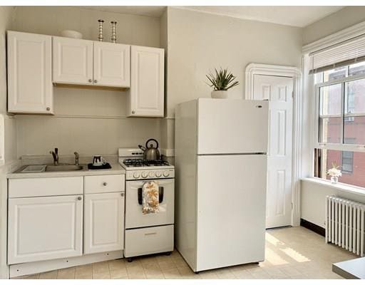 Building Photo - 27 Anderson St