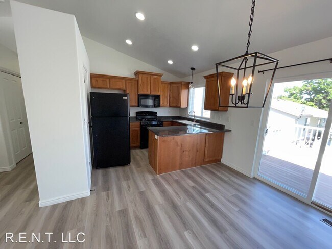 Foto del edificio - 4 br, 2 bath House - 1728 W. 1100 S.