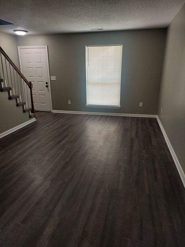 Front Living room - 108 Bell St