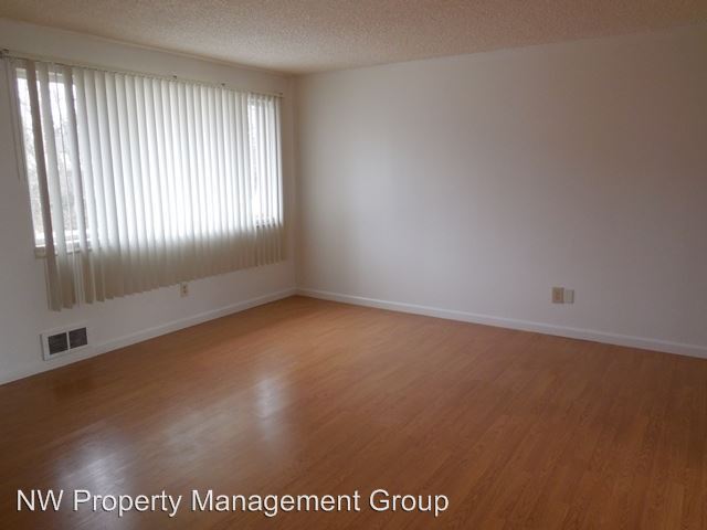 Building Photo - 15817 Manor Way