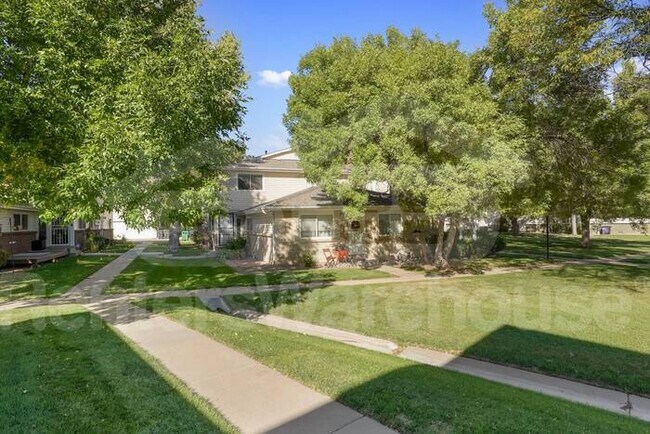 Building Photo - Extremely Well Located and Updated 2 Bed/ 1 Bath Condo with direct Garage Access