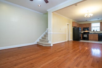 Building Photo - 524 Somerset Pl NW