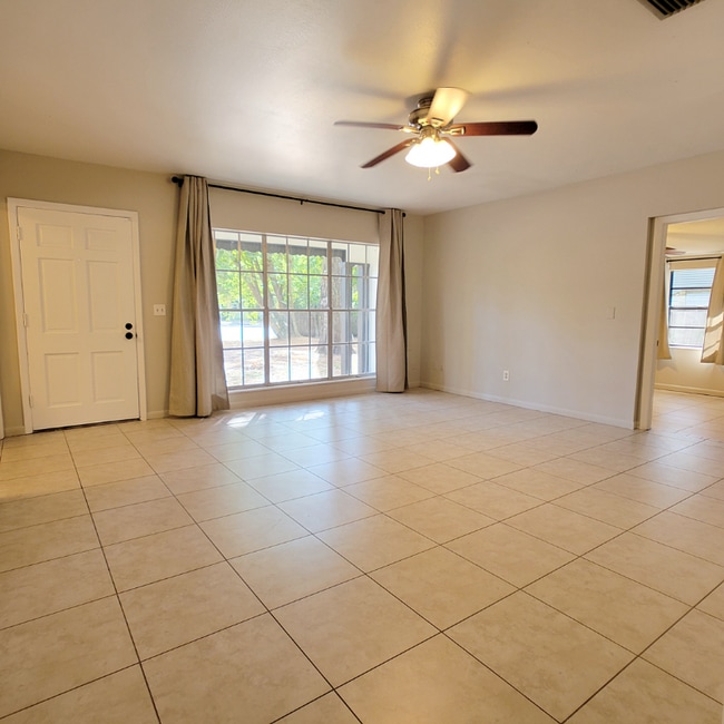 Photo - 404 Bullard Pkwy House