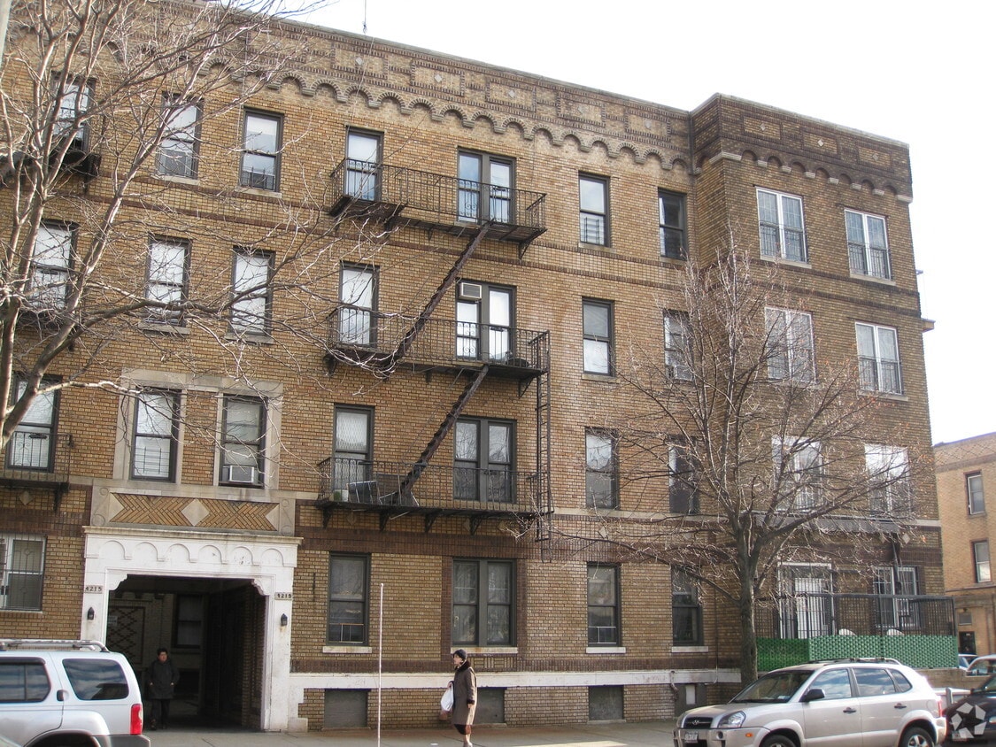 Building Photo - 4219 15th Ave