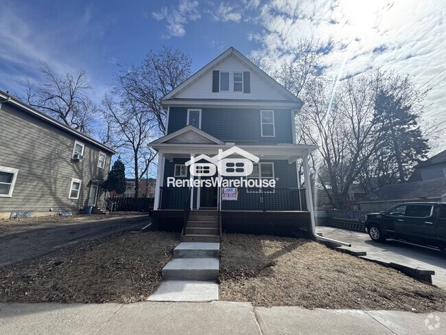 Building Photo - 718 SE 8th Ave