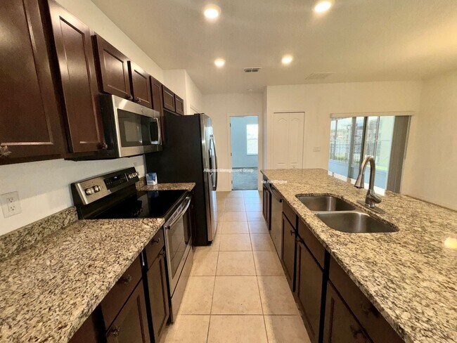 Building Photo - 2272 Canyon Breeze Ave