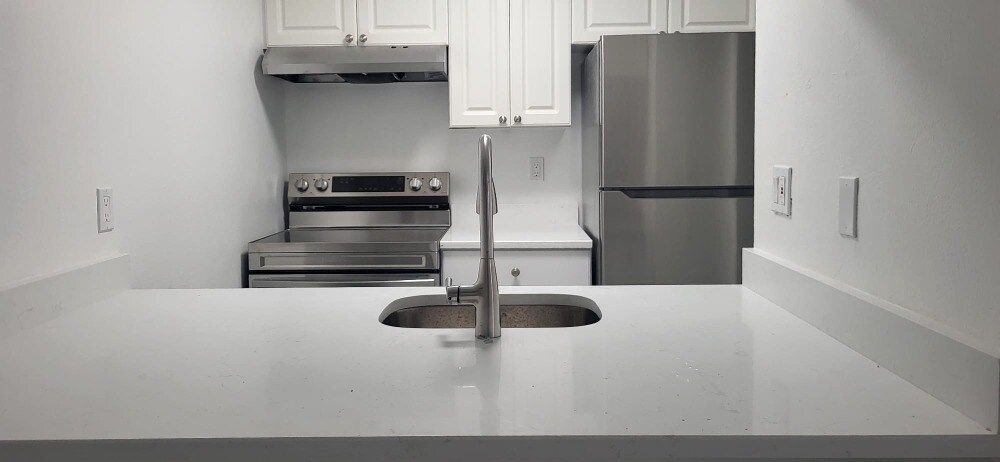Foto principal - 1799 N Highland Ave