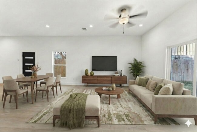 Building Photo - 2217 Lee St