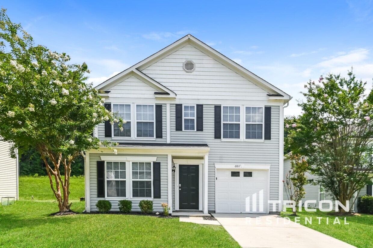 Foto principal - 6817 Wandering Creek Drive Charlotte NC
