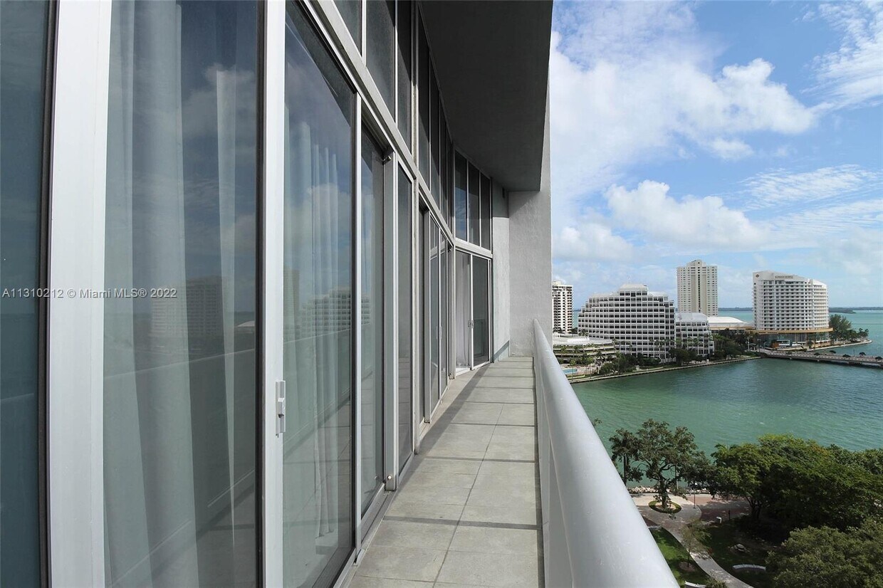 Primary Photo - 495 Brickell Ave