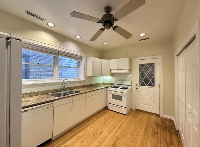 Foto del edificio - 2619 W Greenleaf Ave