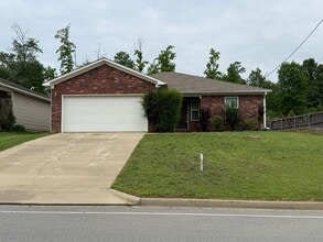 Building Photo - 415 S Shady Ln