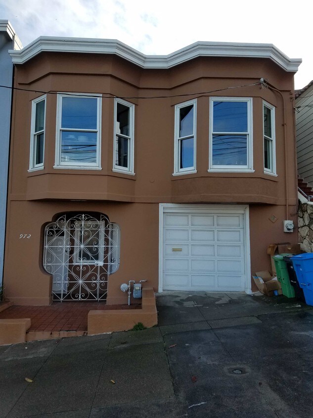 Foto principal - 972 Plymouth Ave