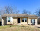 Foto principal - Single-Family in Oak Grove, KY--Fenced Yar...