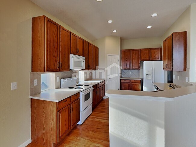 Building Photo - 6004 E 113th Ave