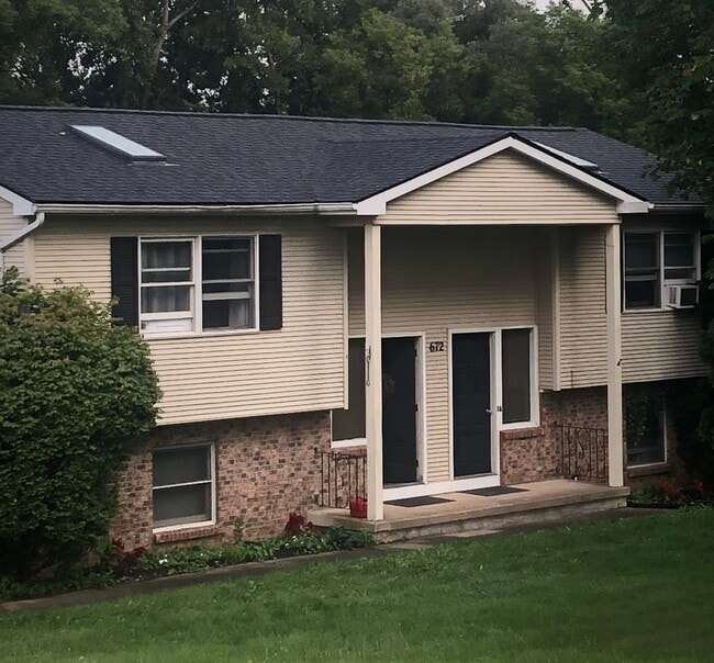 Building Photo - 672 Crowley Rd