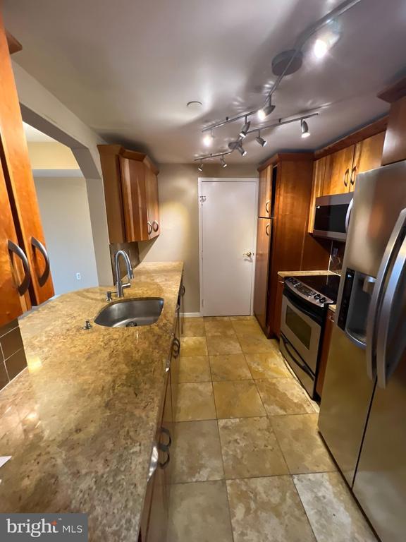 Foto del edificio - 1530 Key Blvd