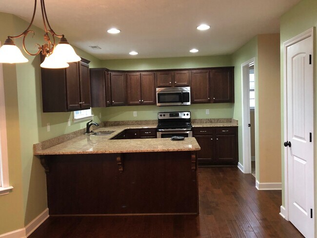 Building Photo - Awesome! 3 bedroom 2 Bath with Bonus