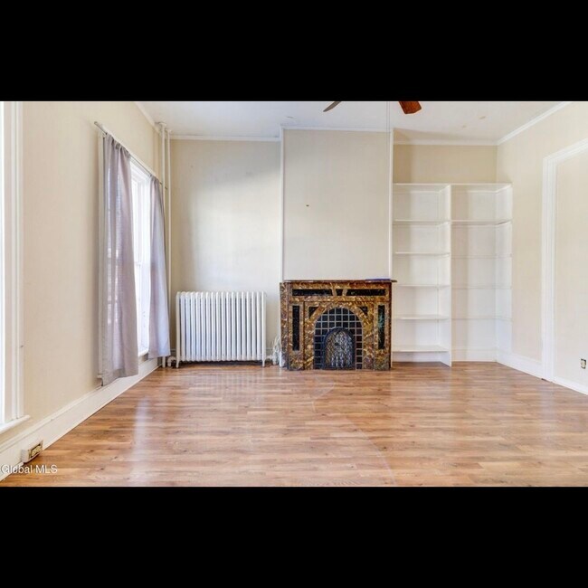 Foto del edificio - 452 Hudson Ave