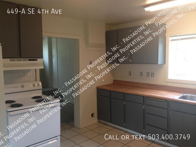 Building Photo - 449-A SE 4th Ave-