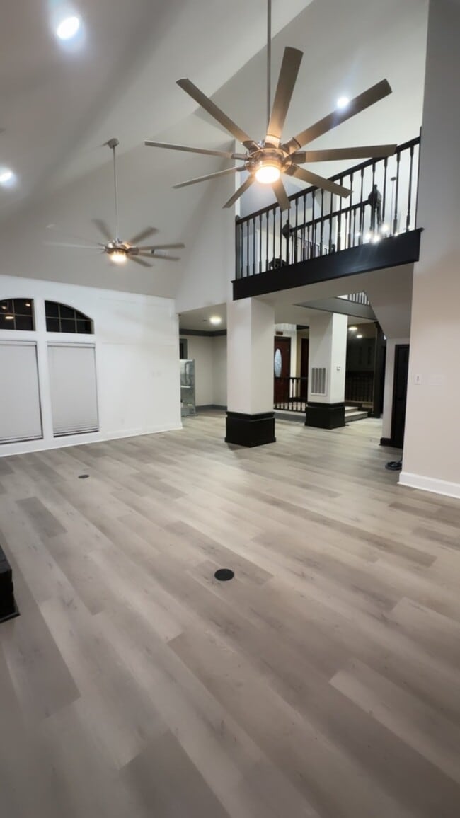 Foto del edificio - 2734 Plantation Wood Ln