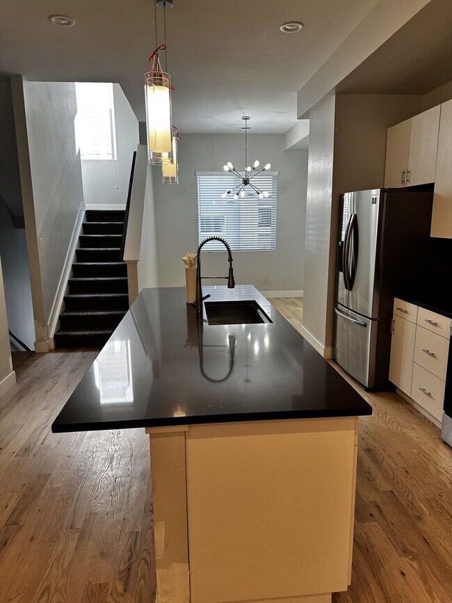 Building Photo - Price Reduction - Available NOW!!  2 Bed -...