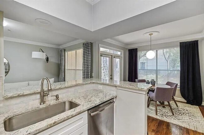 Foto del edificio - 3777 Peachtree Rd NE