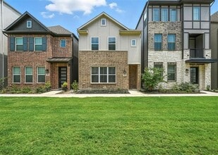 Building Photo - 7513 Laburnam Rd
