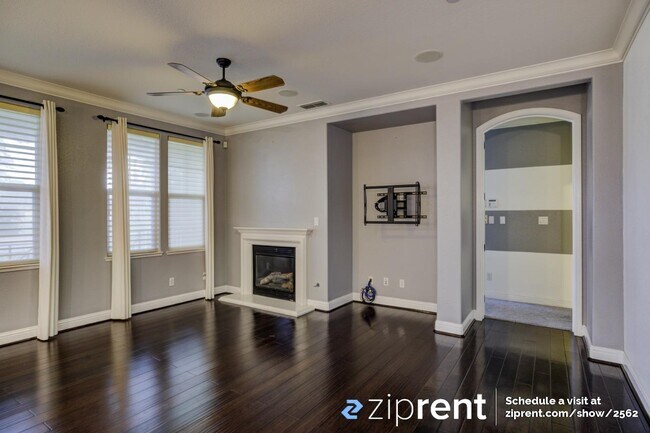 Foto del edificio - 1003 Azuar Drive